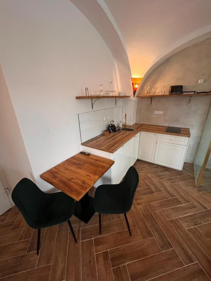 Penzion Fara Pod Milesovkou Velemin Exteriör bild